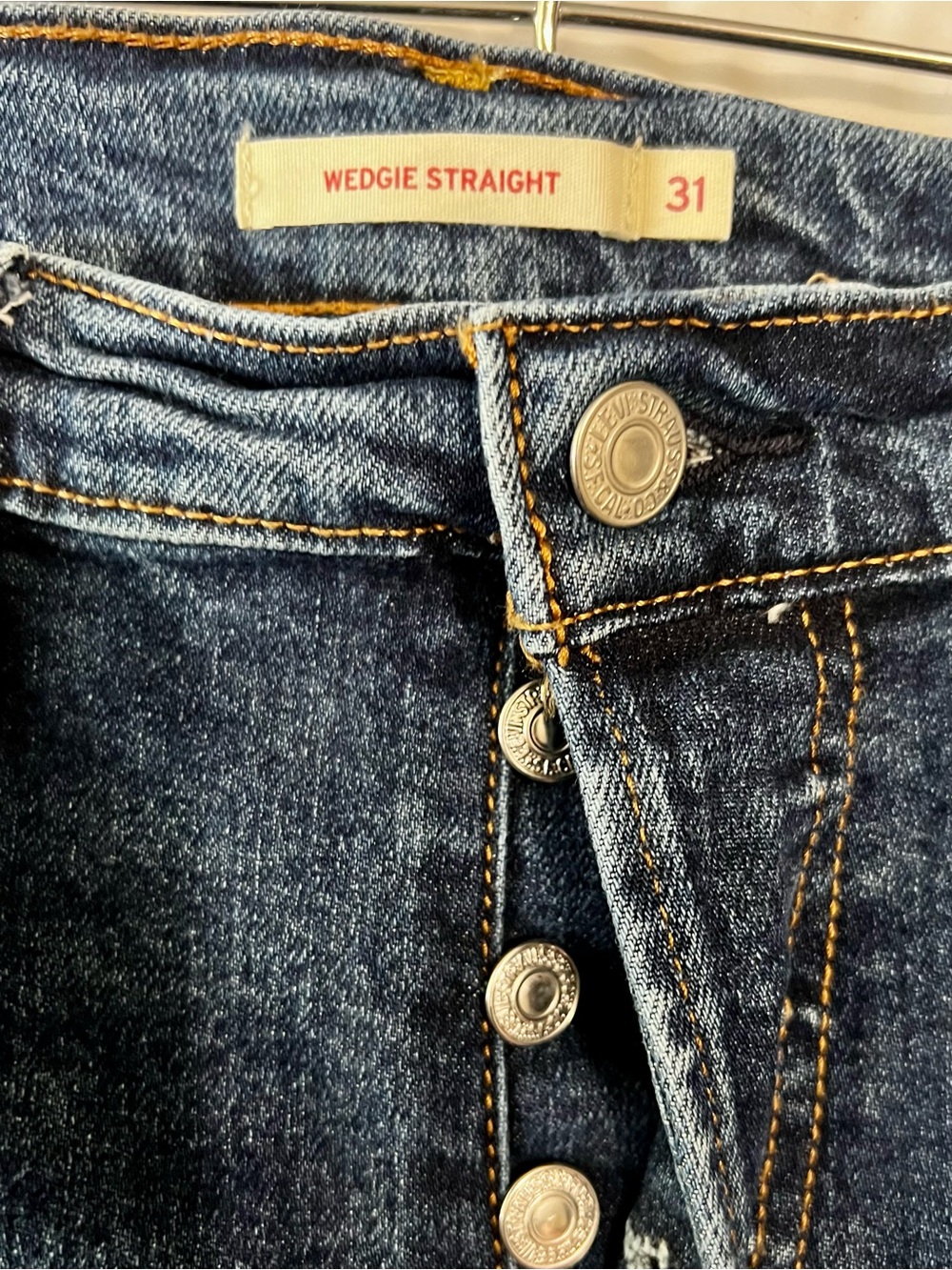 Levi's Wedgie Straight High-Rise Button-Fly Jeans – Size 31